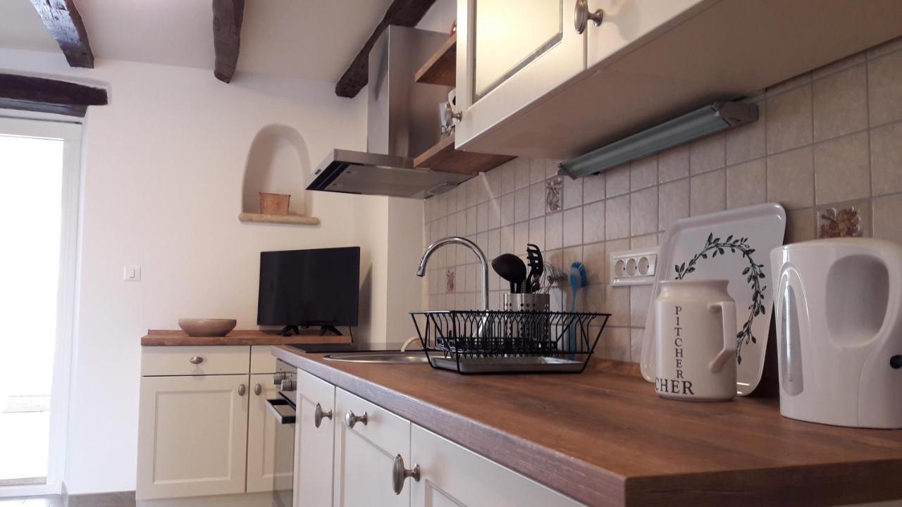 Apartment Nena- Apartman Sa Posebnim Ulazom U Prizemlju, Terasom I Zelenom Okucnicom Rakotule Extérieur photo