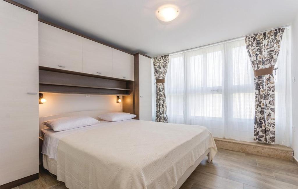 Apartment Nena- Apartman Sa Posebnim Ulazom U Prizemlju, Terasom I Zelenom Okucnicom Rakotule Extérieur photo