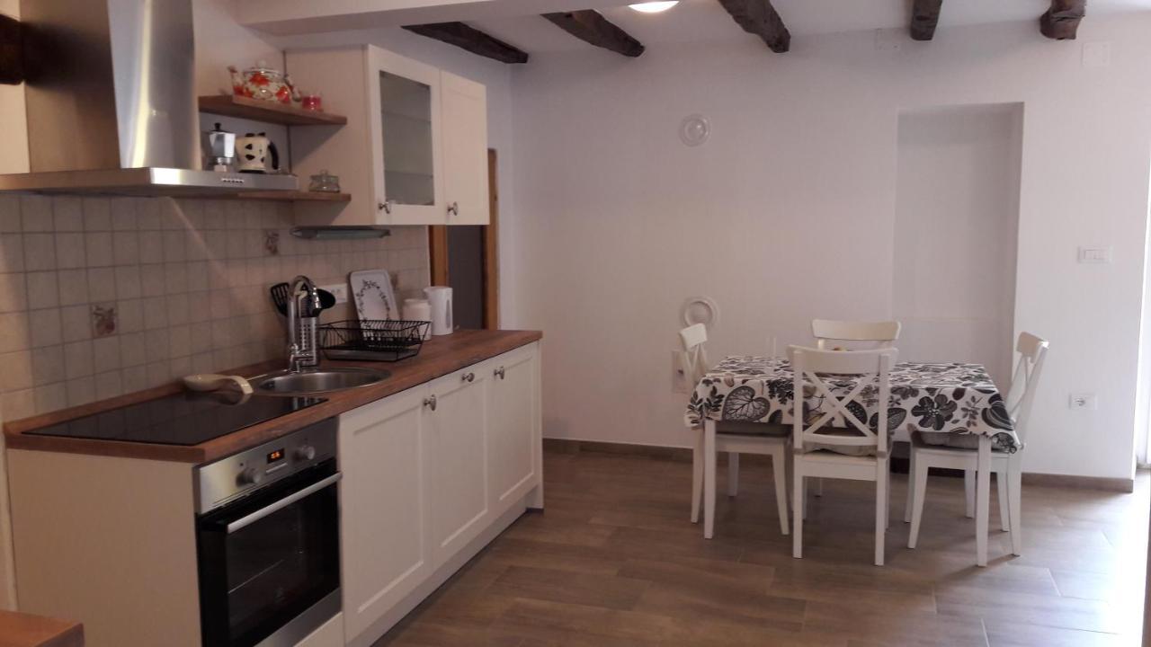 Apartment Nena- Apartman Sa Posebnim Ulazom U Prizemlju, Terasom I Zelenom Okucnicom Rakotule Extérieur photo