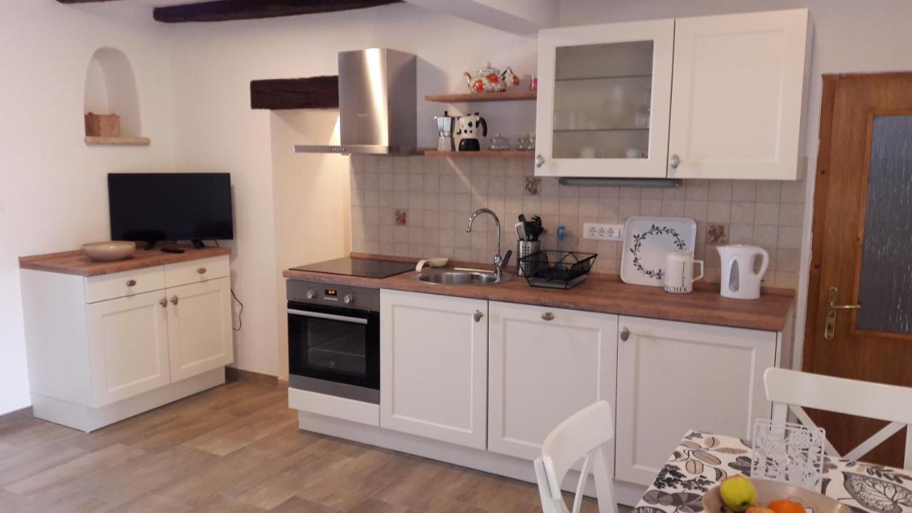 Apartment Nena- Apartman Sa Posebnim Ulazom U Prizemlju, Terasom I Zelenom Okucnicom Rakotule Extérieur photo